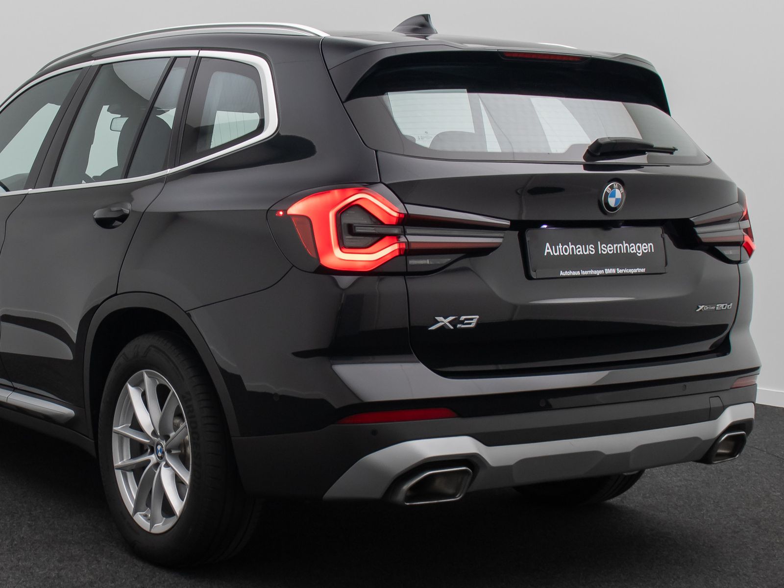 Fahrzeugabbildung BMW X3 xD20d Kamera DAB HiFi AHK Sportsitz Leder 18"