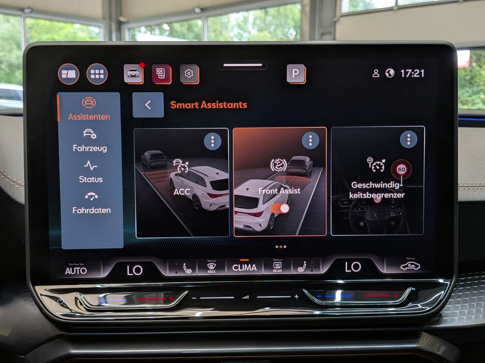 Fahrzeugabbildung CUPRA Leon 1.5 eTSI DINAMICA*MATRIX*ACC*PANO*AHK 5J-Ga