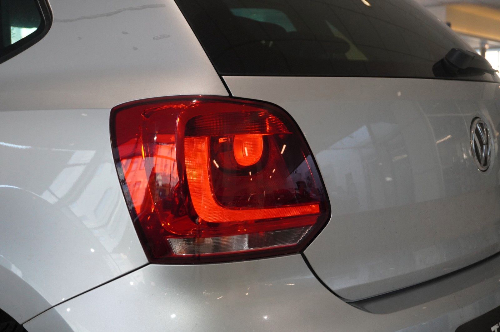 Fahrzeugabbildung Volkswagen Polo V 1.2 LIFE 5-TÜR KLIMA/SHZ/ALU/TEMP./SPORT