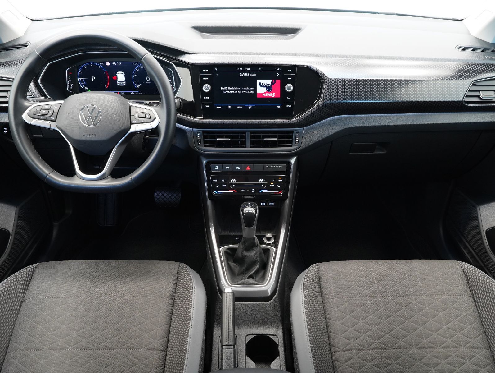 Fahrzeugabbildung Volkswagen T-Cross 1.0 TSI DSG R-Line IQ.DRIVE/LED/NAVI/ACC