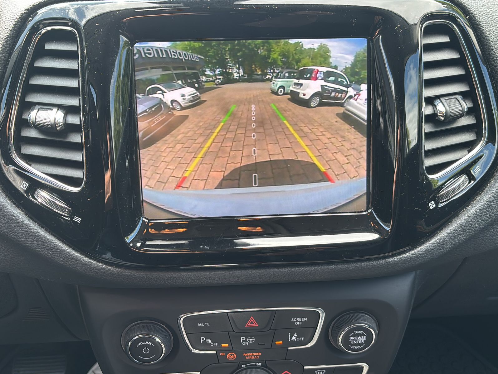 Fahrzeugabbildung Jeep Compass 1.3 T-GDI I4 LIMITED DCT 150 PS