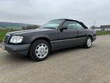 Mercedes-Benz E 220 CABRIO - gebrauchte Mercedes-Benz E 220 aus dem Jahr 1995