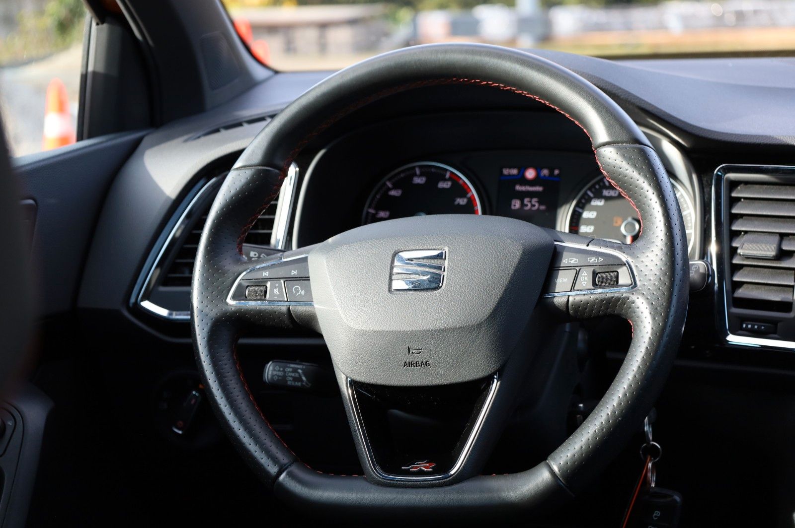 Fahrzeugabbildung SEAT Ateca FR 1,5 TSI DSG *AHZV *DAB*Navi*Winterpaket