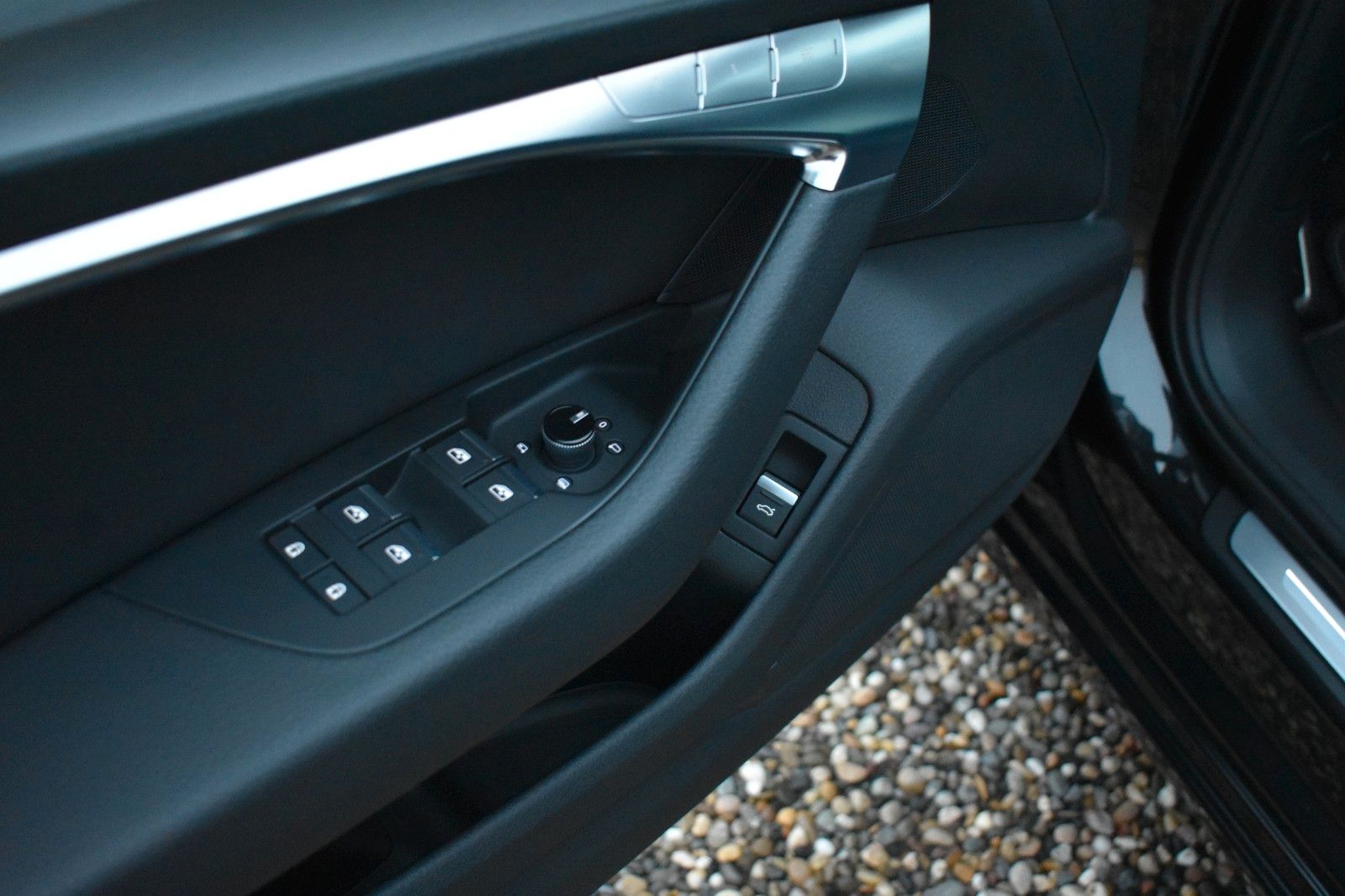 Fahrzeugabbildung Audi S6 Avant 3.0 TDI quattro Matrix-LED HUD