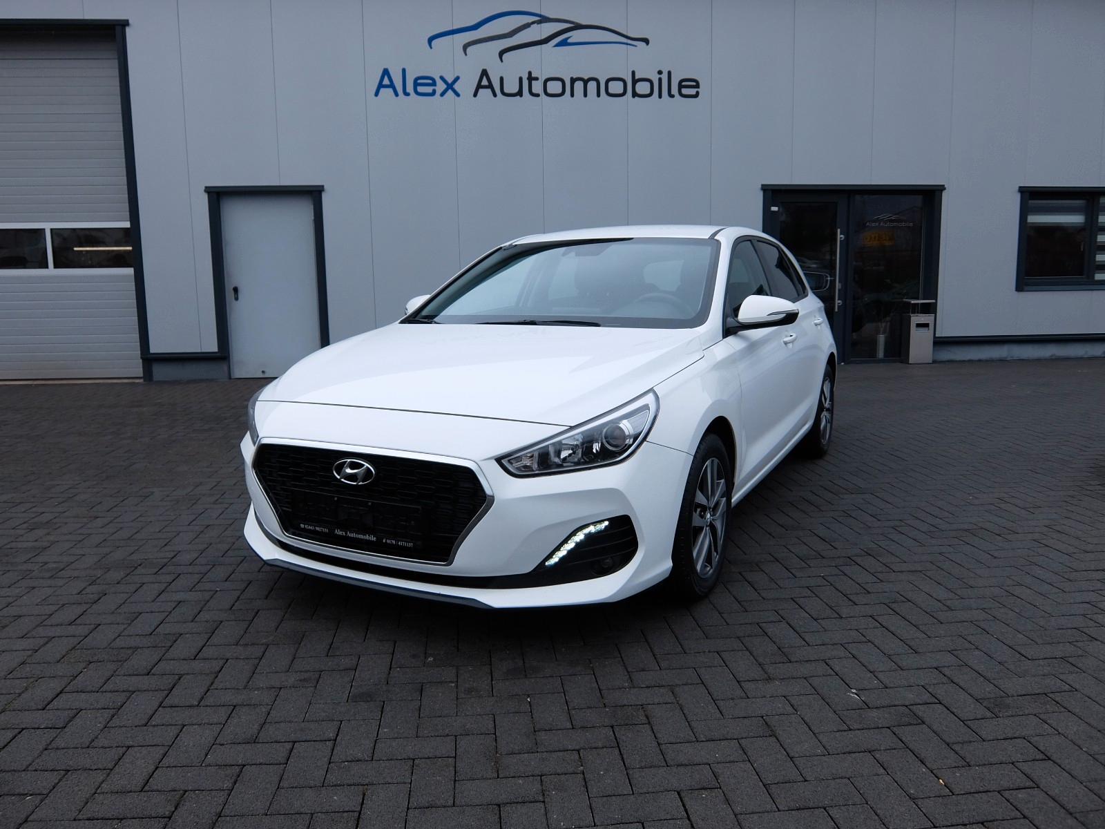Hyundai i30 1.4 T-GDI Style 1.Hand Navi Kamera PDC SHZ