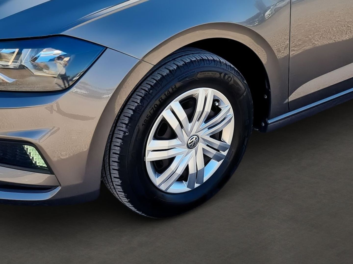 Fahrzeugabbildung Volkswagen Polo Trendline VI (AW1)(08.2017- 2021)