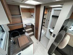 Bürstner SFT 7.0 SIGNATURE  Automatik 180PS AHK