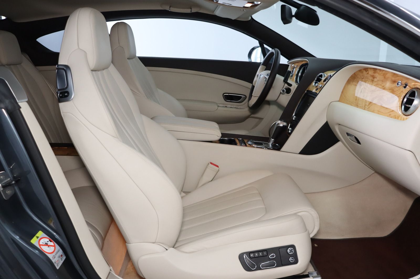 Fahrzeugabbildung Bentley Continental GT 6.0 4WD Navi * Xenon