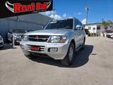 Mitsubishi Pajero 3.2 V60 7 POSTI - gebrauchte Mitsubishi Pajero aus dem Jahr 2000