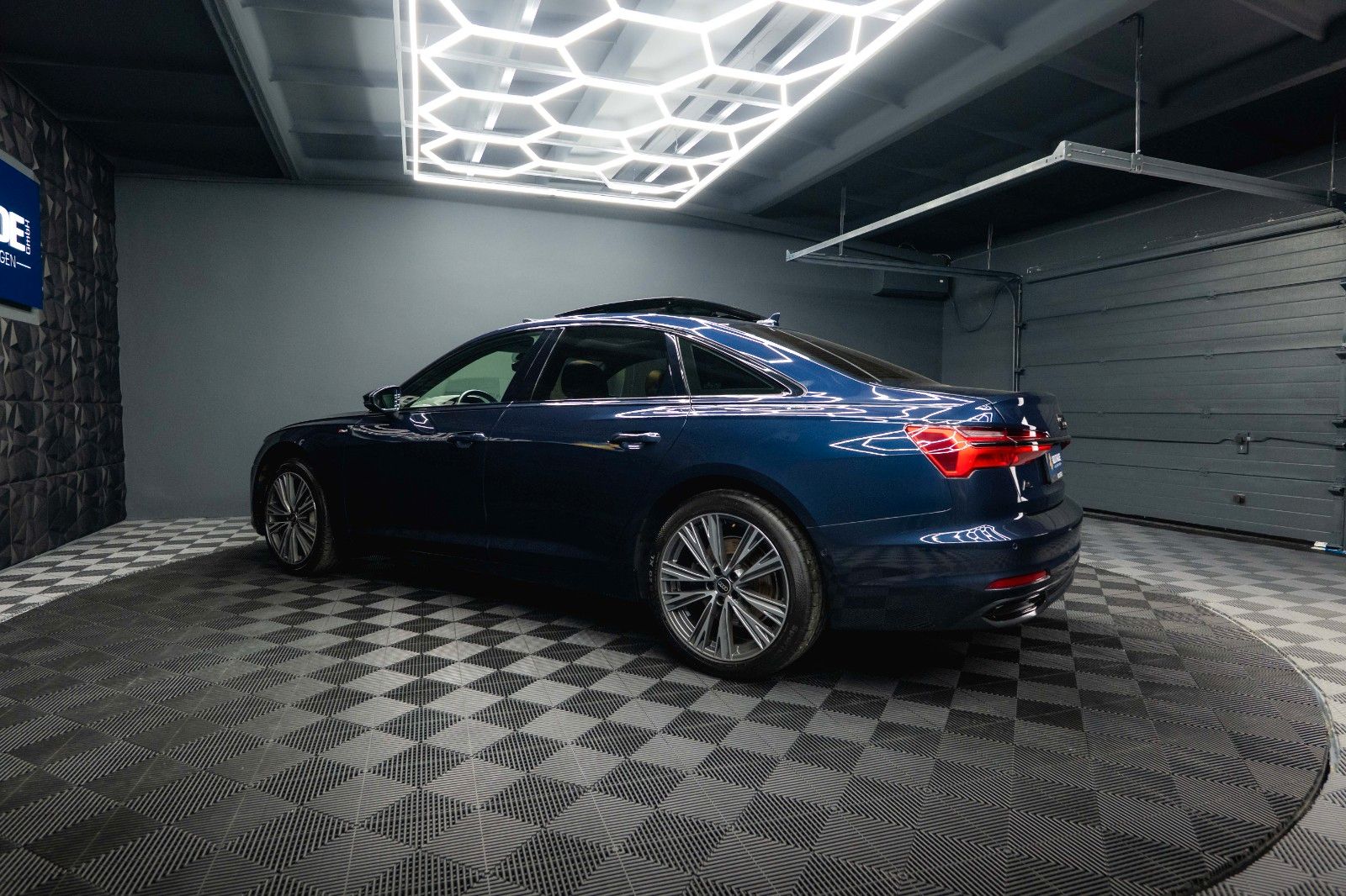 Fahrzeugabbildung Audi A6 55 TFSI quattro S-Line Sport Black Design ACC