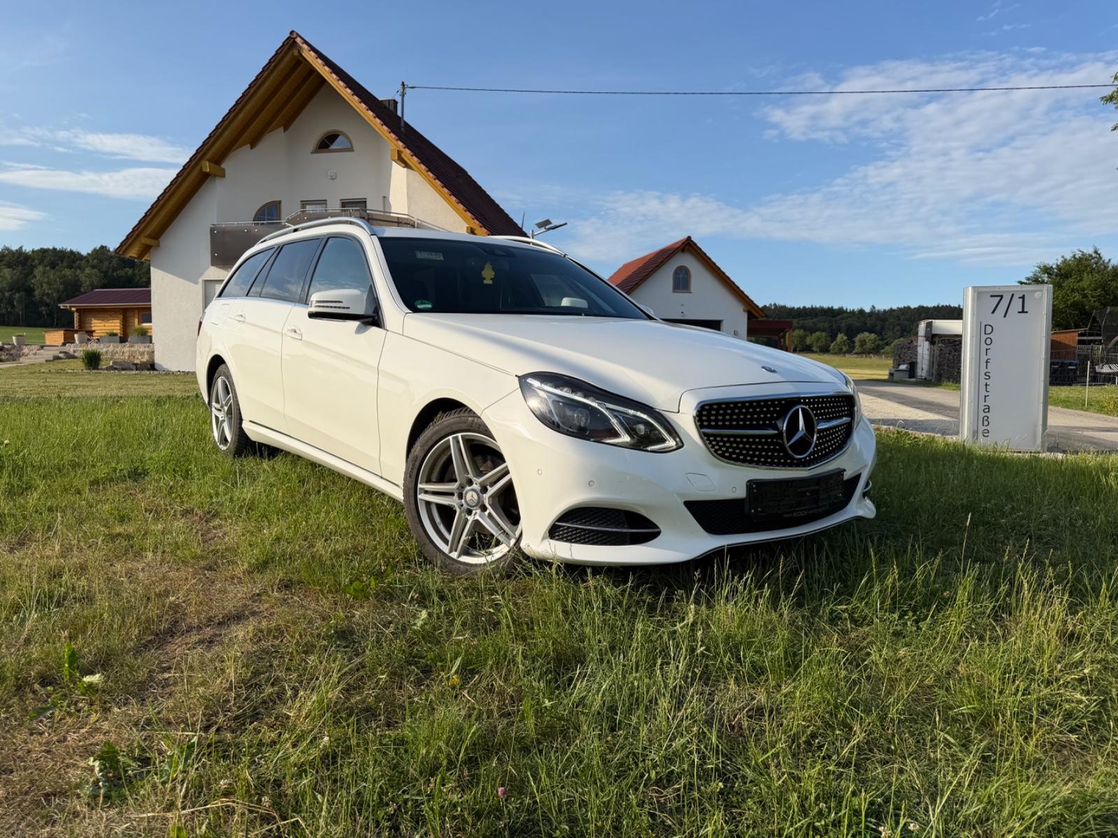 Mercedes-Benz E 220 E T-Modell E 220 BlueTec