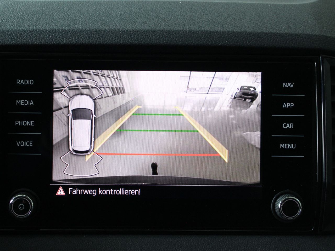 Fahrzeugabbildung SKODA Karoq 1.5 TSI ACT Selection
