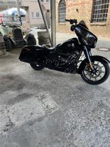 Harley-Davidson Street Glide Special - MOTORRAD VON 81 BIS 125 CCM