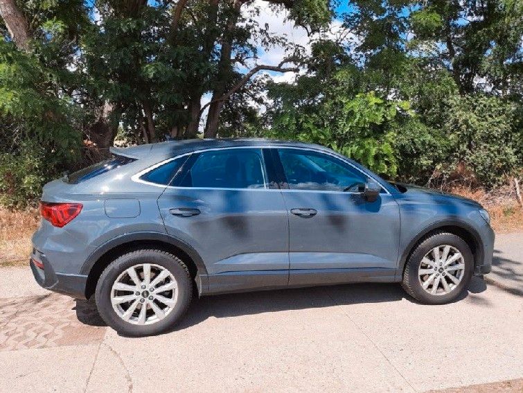 AUDI Q3 45 TFSI e S tronic -Nanograu Metallic 18 Zoll