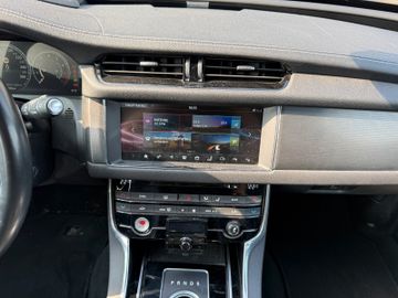 Jaguar XF S JB Lim. 280kW AWD|Meridian|MOTORSCHADEN!