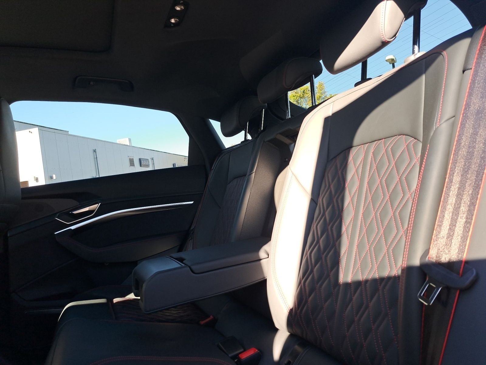 Audi Q8 e-tron - Bild 12