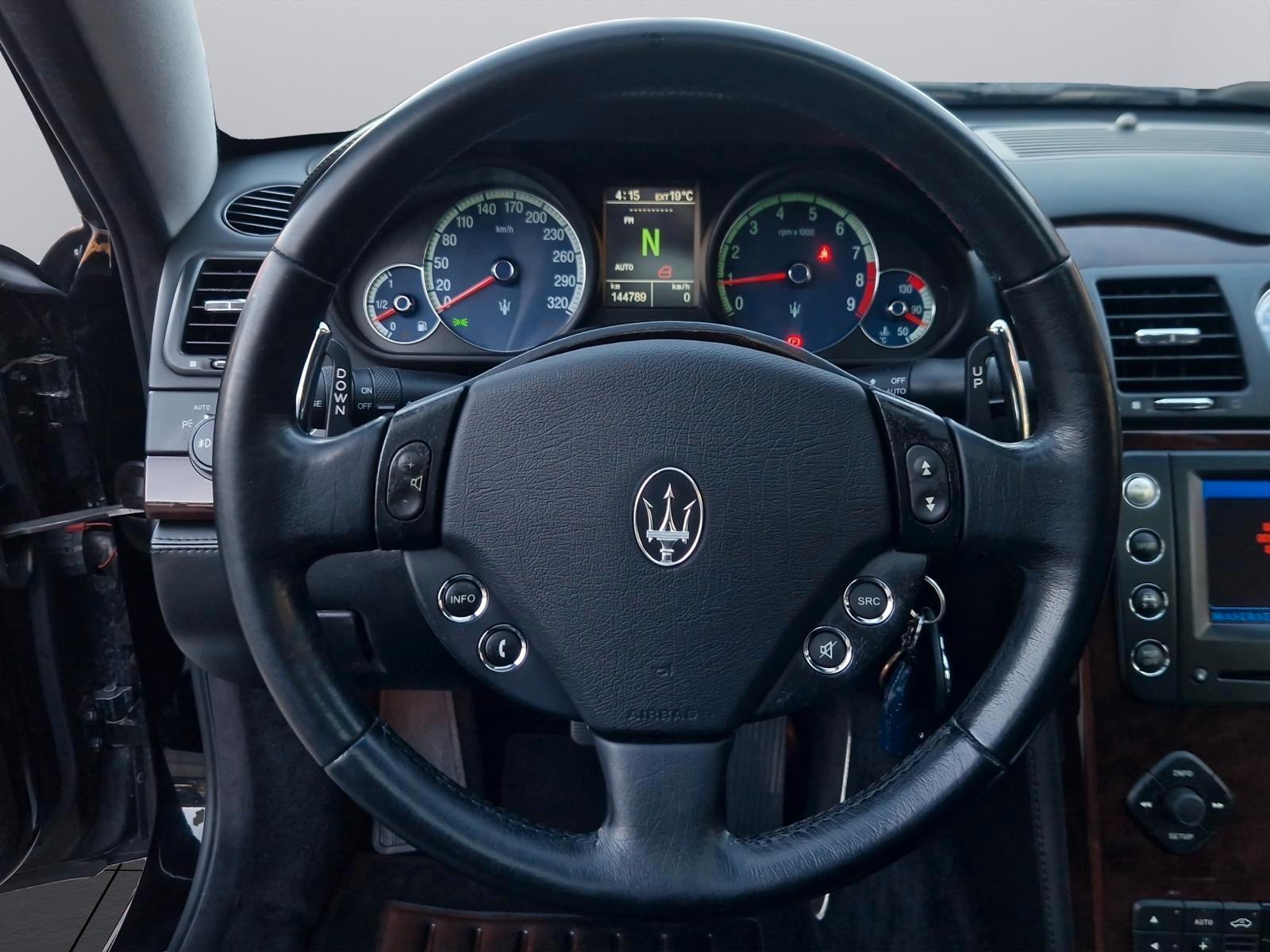 Maserati Quattroporte 4.2 V8 400 ch • BVA • Cuir • Toit ouvrant