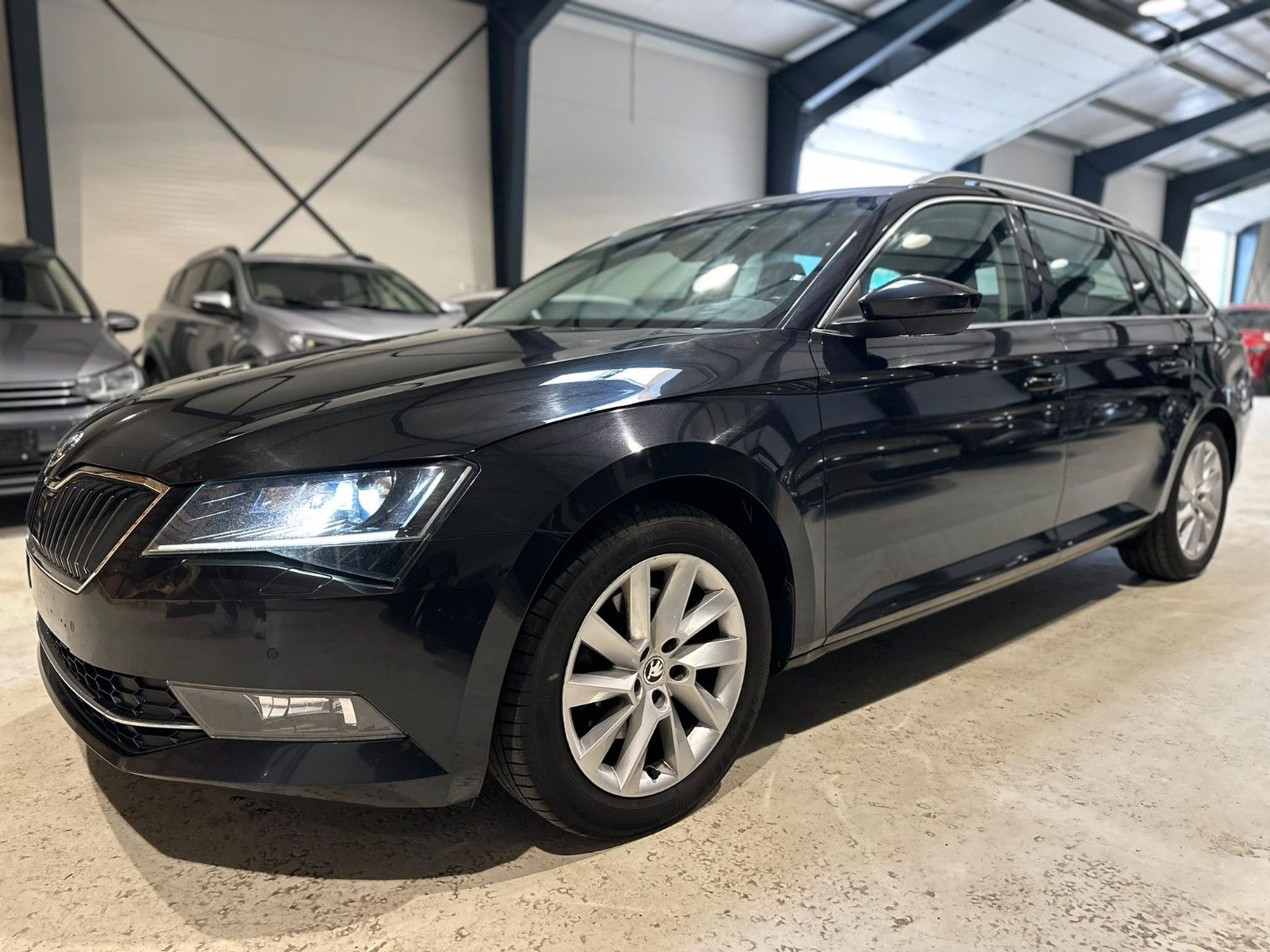 Skoda Superb - 1
