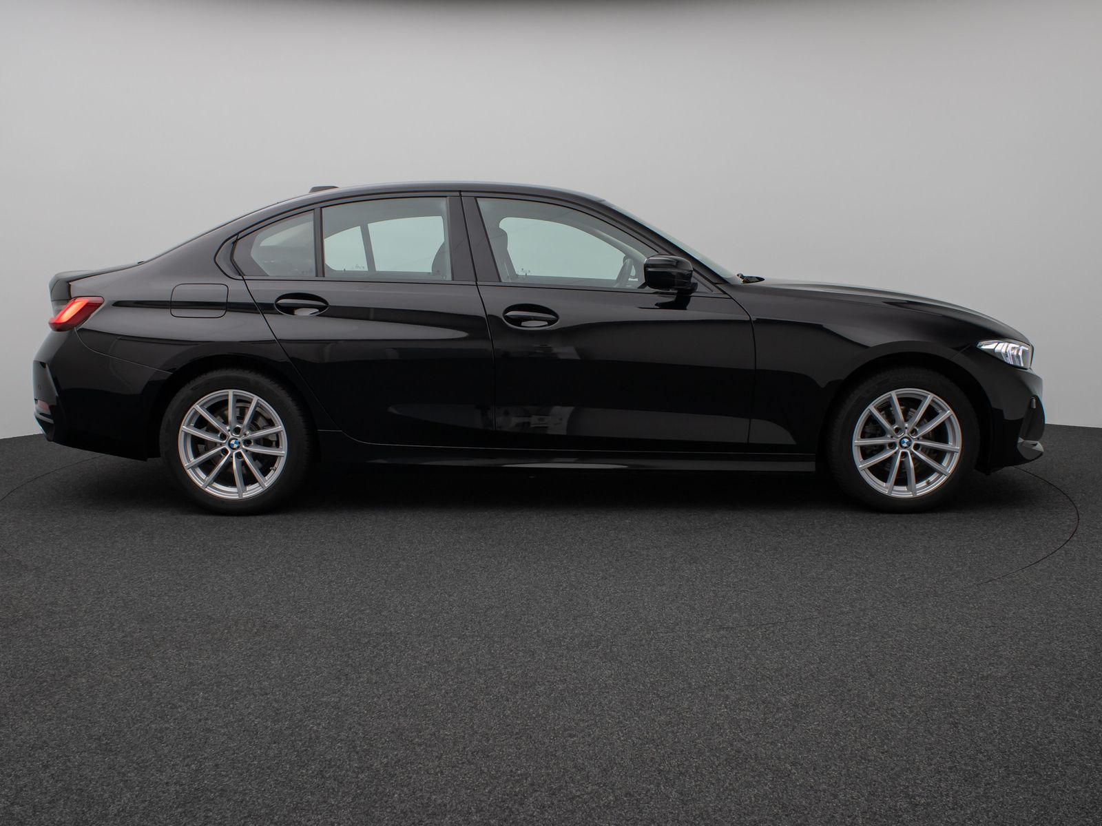 Fahrzeugabbildung BMW 318i DAB PDC Widscreen Geschwindigkeitsreg LED