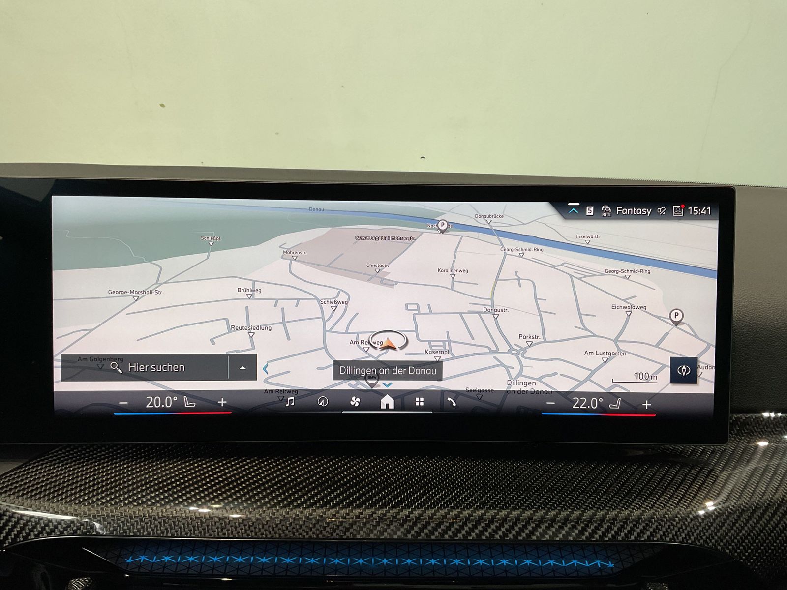 Fahrzeugabbildung BMW 320d Panorama Glasdach, H&K Hifi, 18" &apos;LMR