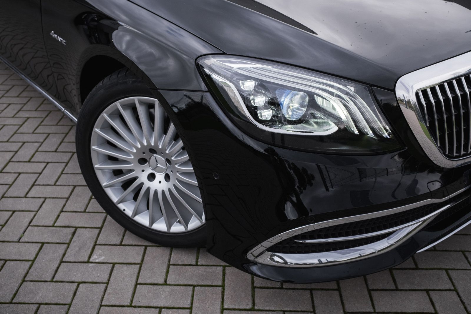 Fahrzeugabbildung Mercedes-Benz S 560 S  Maybach 4Matic-Park-Paket-Burmester