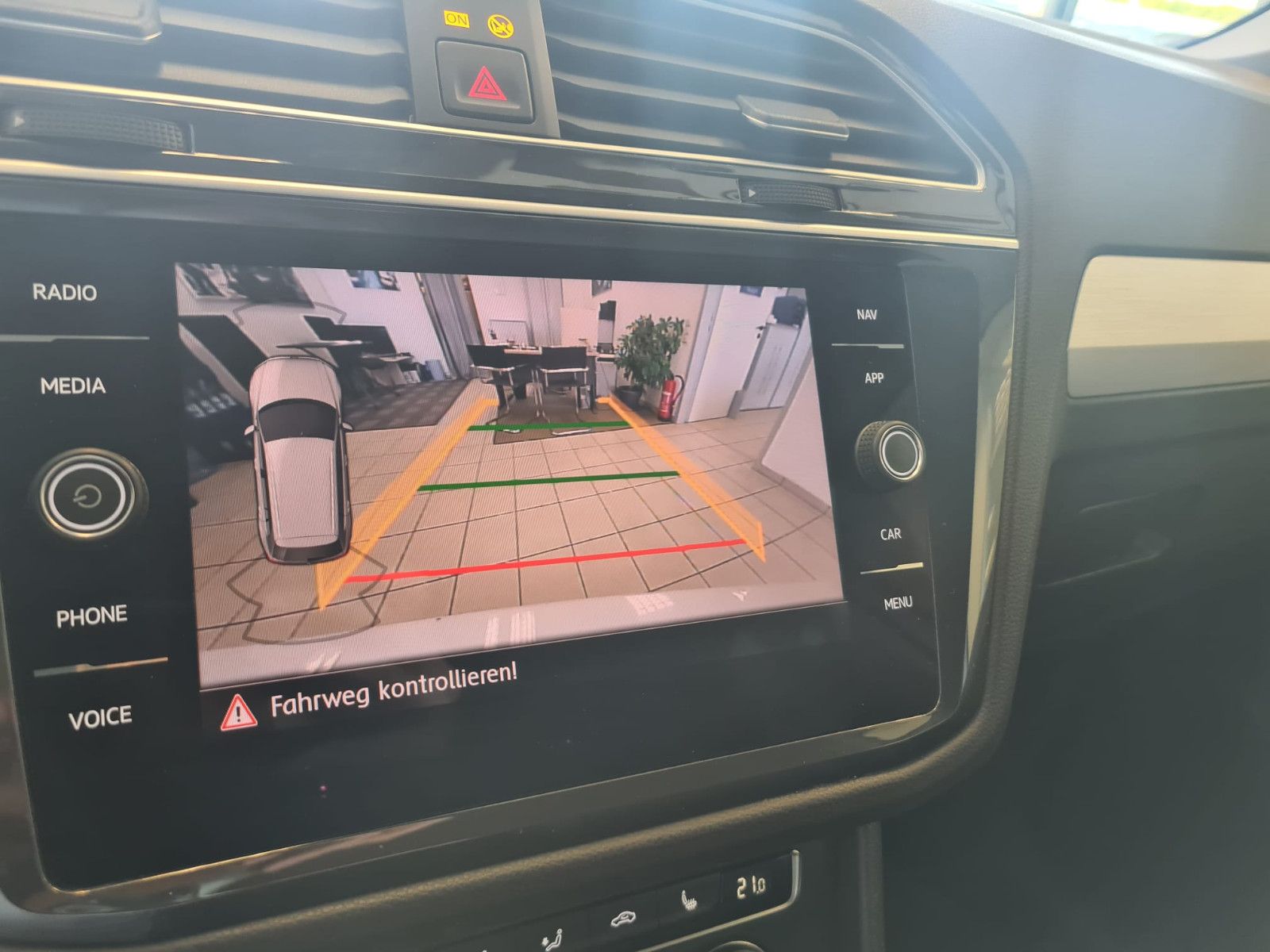 Fahrzeugabbildung Volkswagen Tiguan Comfortline 4Motion/KAMERA