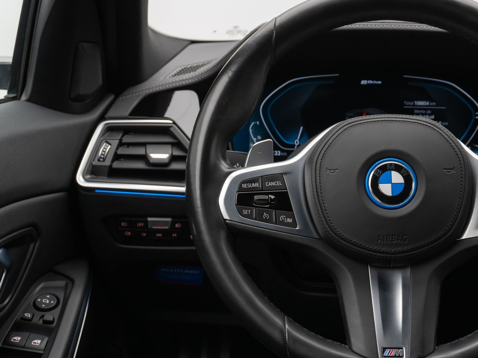 Fahrzeugabbildung BMW 320e M Sport HiFi DAB PDC Fernlichtassist 19Zoll