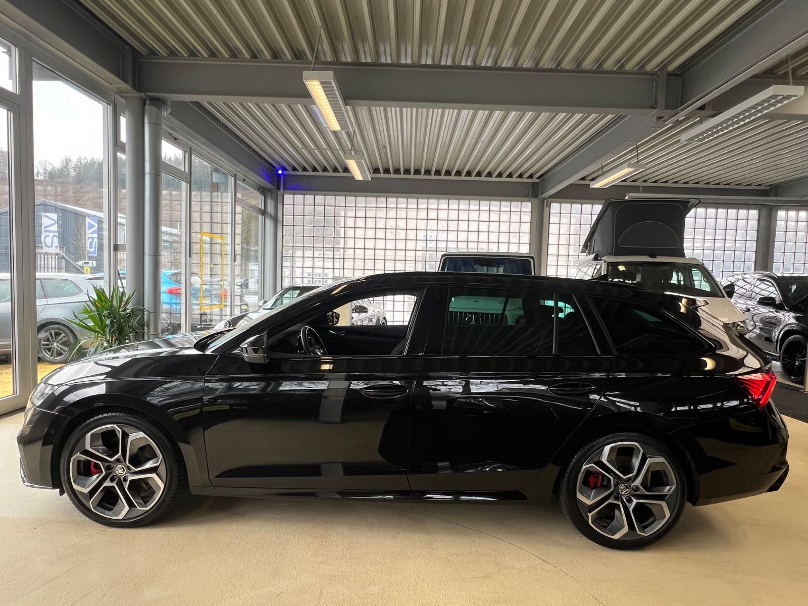 Fahrzeugabbildung SKODA Octavia Combi RS *HEAD*ACC*KAMERA*LED*VIRTUAL*