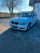 BMW 320i Baujahr 2009 - BMW 320 aus 2009: Kombi, 320i