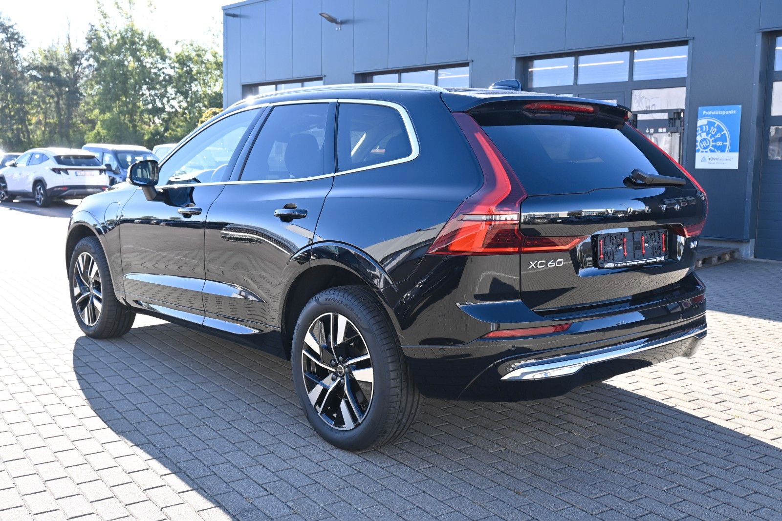 Fahrzeugabbildung Volvo XC60 T6 Plug-in Hybrid AWD Plus Bright*360°*ACC
