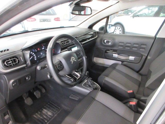 Fahrzeugabbildung Citroën C3 Shine Pack 1.2T LED/NAVI/PDC+CAM/ALU/DAB