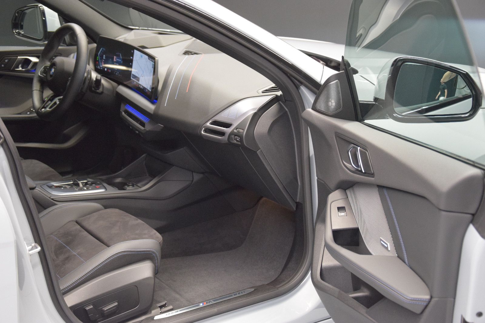 Fahrzeugabbildung BMW 220 i Gran Coupé M Sport Pano H&k Memory Schale