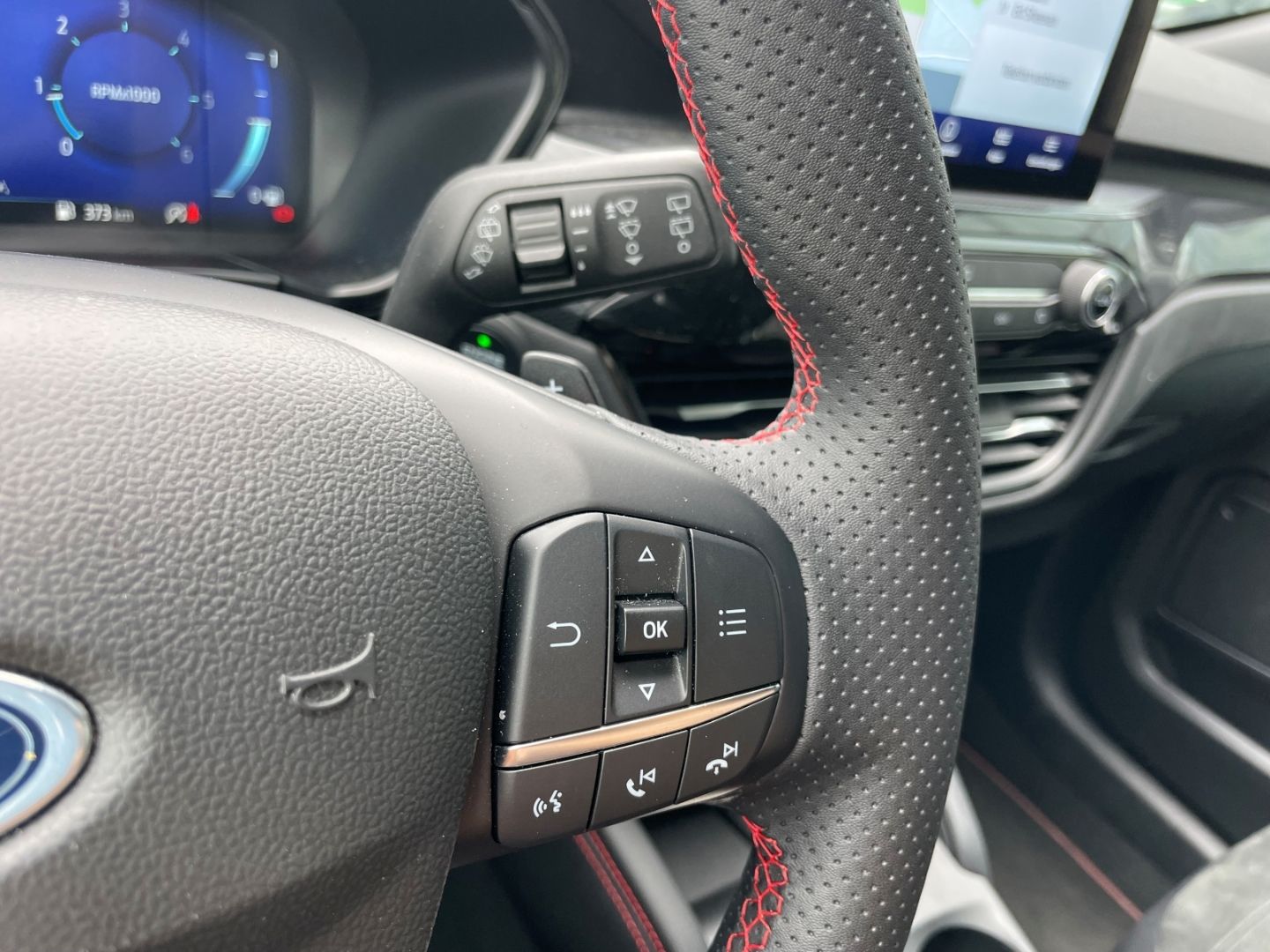 Fahrzeugabbildung Ford Kuga ST-Line X LED B&O elek Sitze und Heckkl