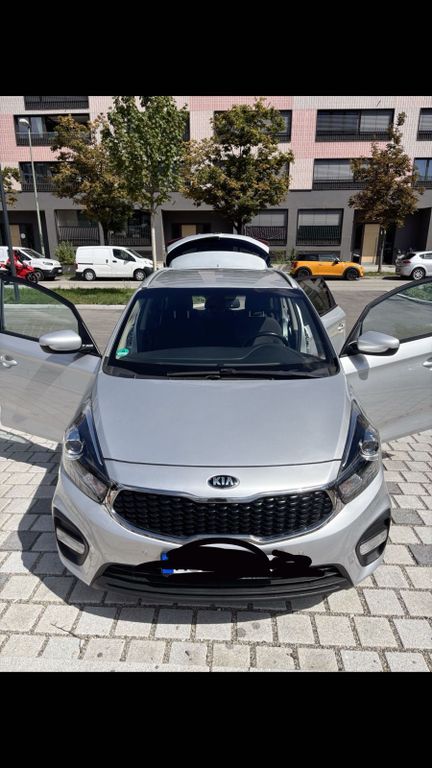 Image of Kia Carens