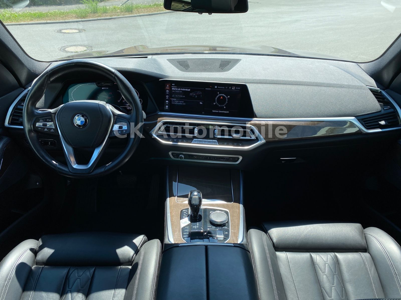 Fahrzeugabbildung BMW X5 xDrive 45e Individual/HeadUp/360°Kam/LED/AHK