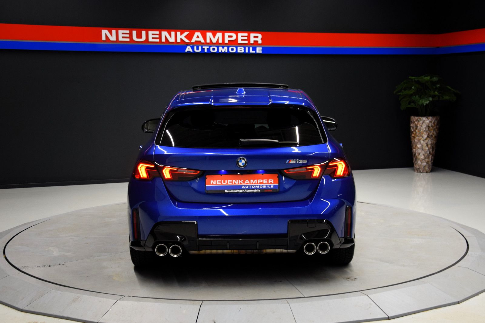 Fahrzeugabbildung BMW M135i xDrive Panorama HeadUp h/k Memory ACC