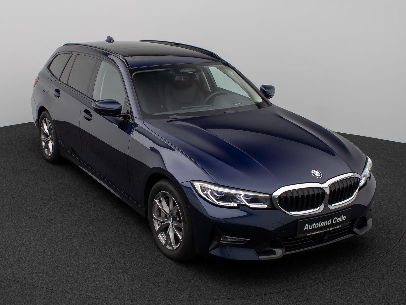 Fahrzeugabbildung BMW 330d xD Sport Line Pano Kamera Laser HUD DAB H/K