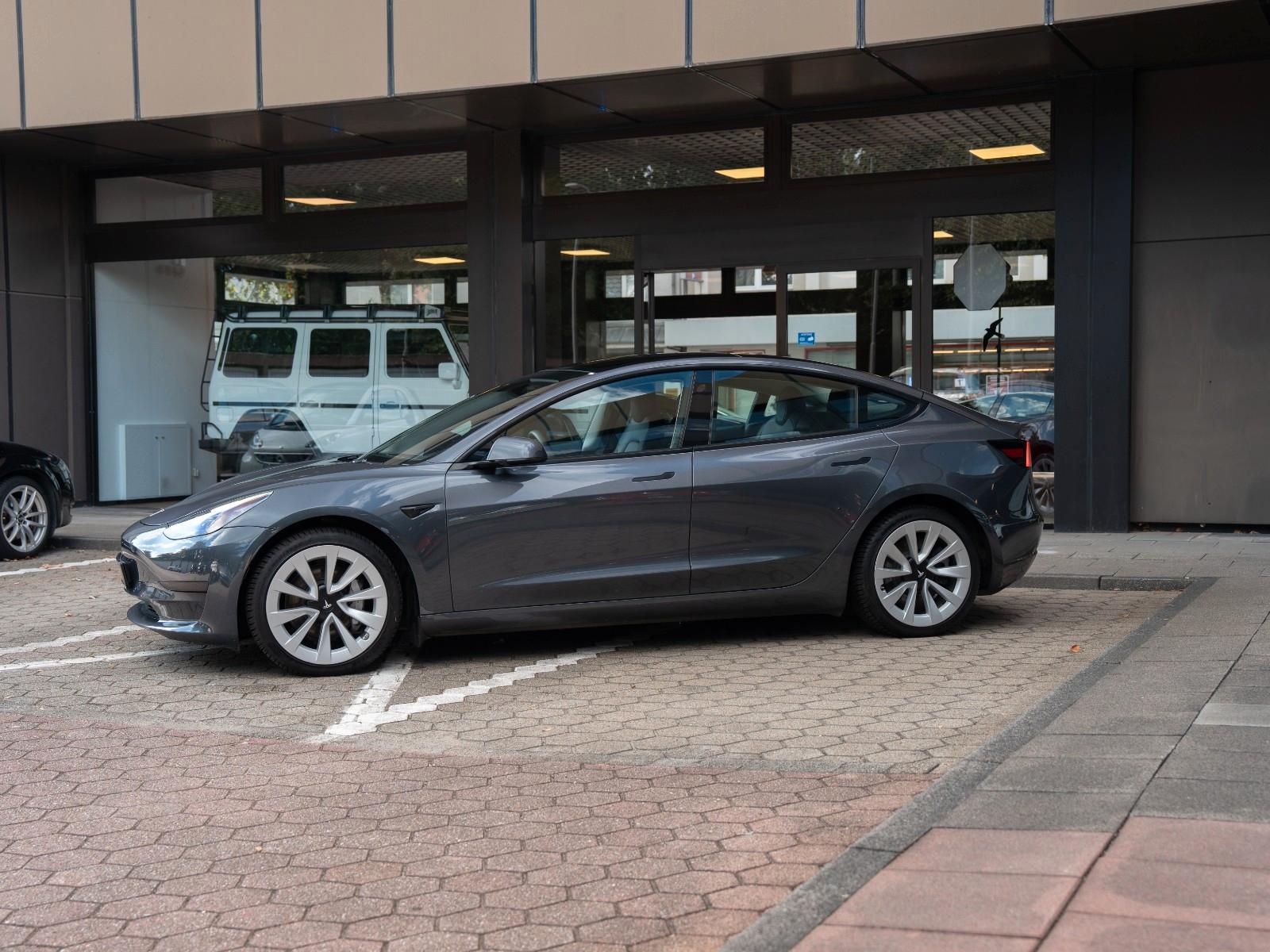 Tesla Model 3 Standard Range Plus, миниатюра 5