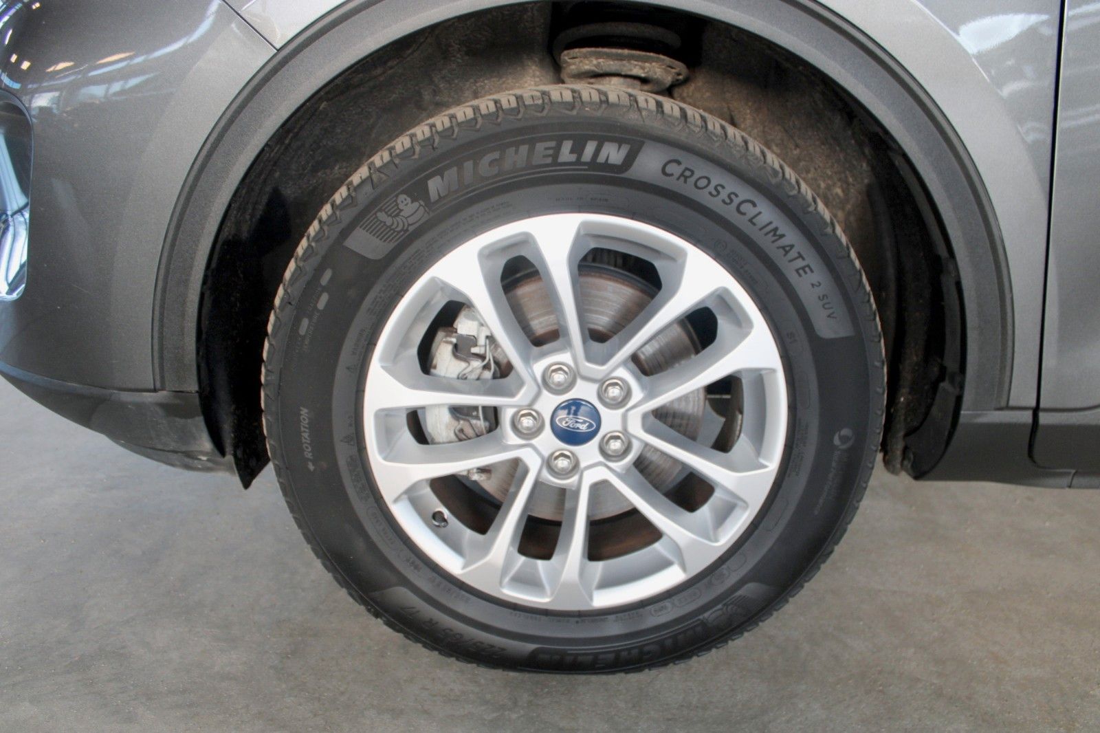 Fahrzeugabbildung Ford Kuga 2.5 PHEV Titanium LED Panodach WinterPaket
