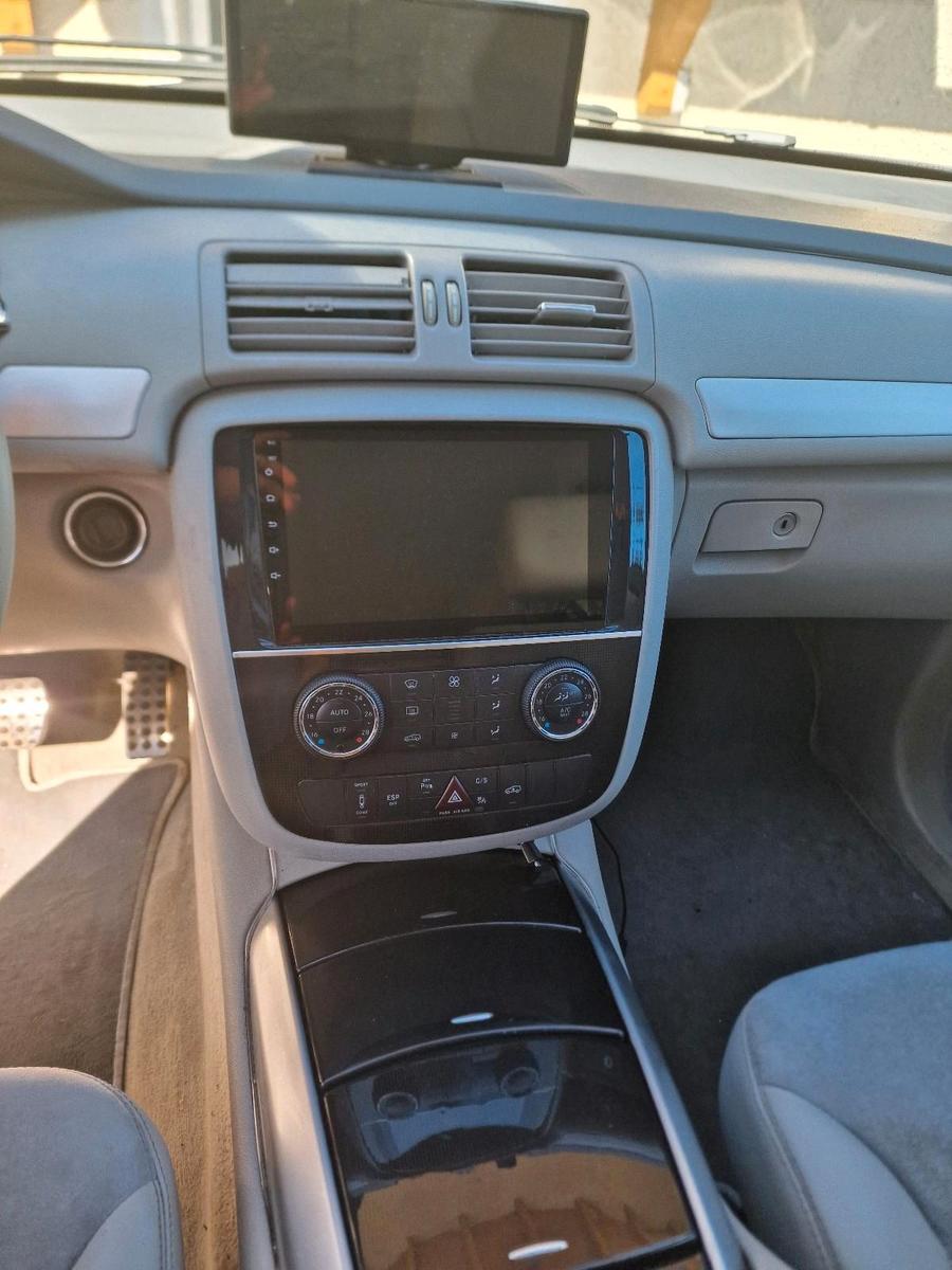 Mercedes-Benz R320 2007 — photo 12
