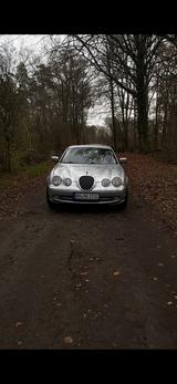 Jaguar S-Type 3 L V6 Executive Executive - silberne Jaguar S-Type