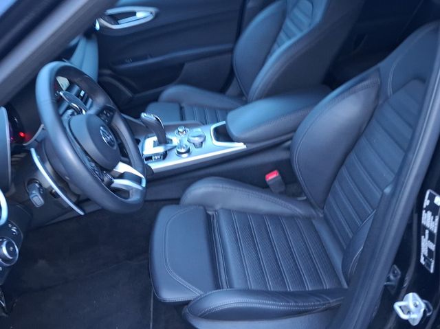 Alfa Romeo Giulia Veloce 2.0 Turbo 16V Q4 Kam.+KeyLess+SHZ