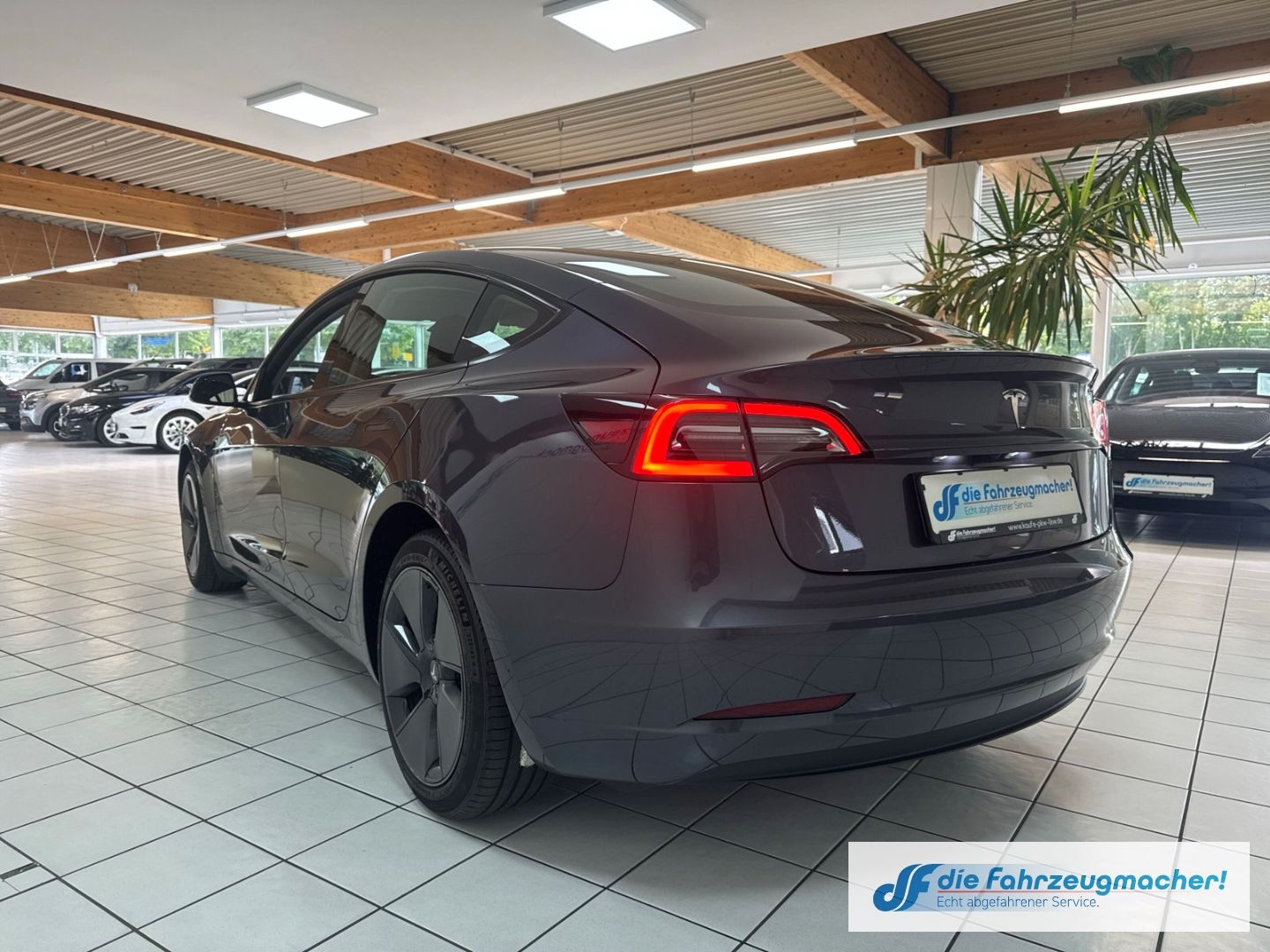 Fahrzeugabbildung Tesla Model 3 Long Range RWD Soundsystem ACC El. Heckk