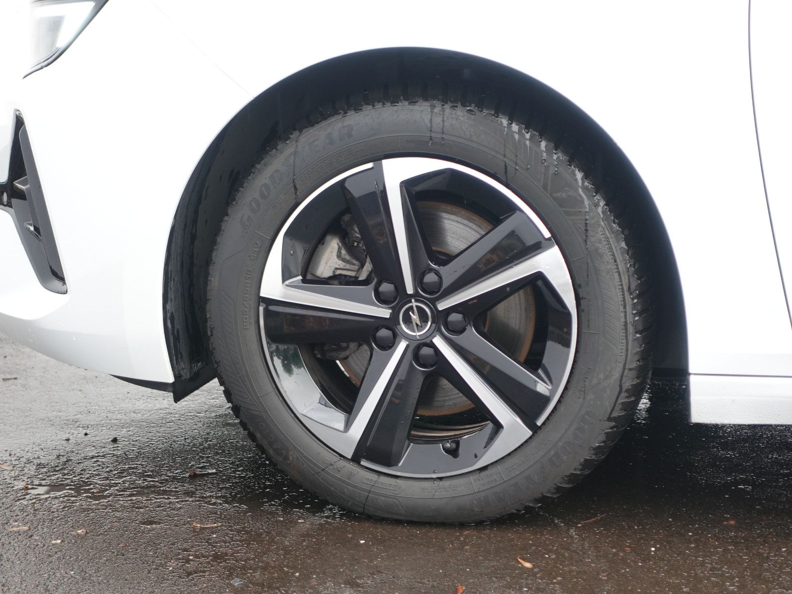 Fahrzeugabbildung Opel Astra ST GS 1.2T AUTOMATIK,Navi,AHK,Kamera,Sitzh