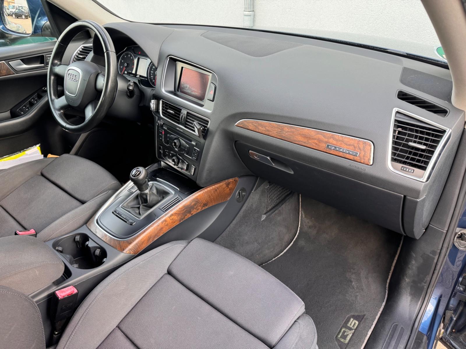AUDI Q5 - 2.0 179 CV - BVM - ATTELAGE