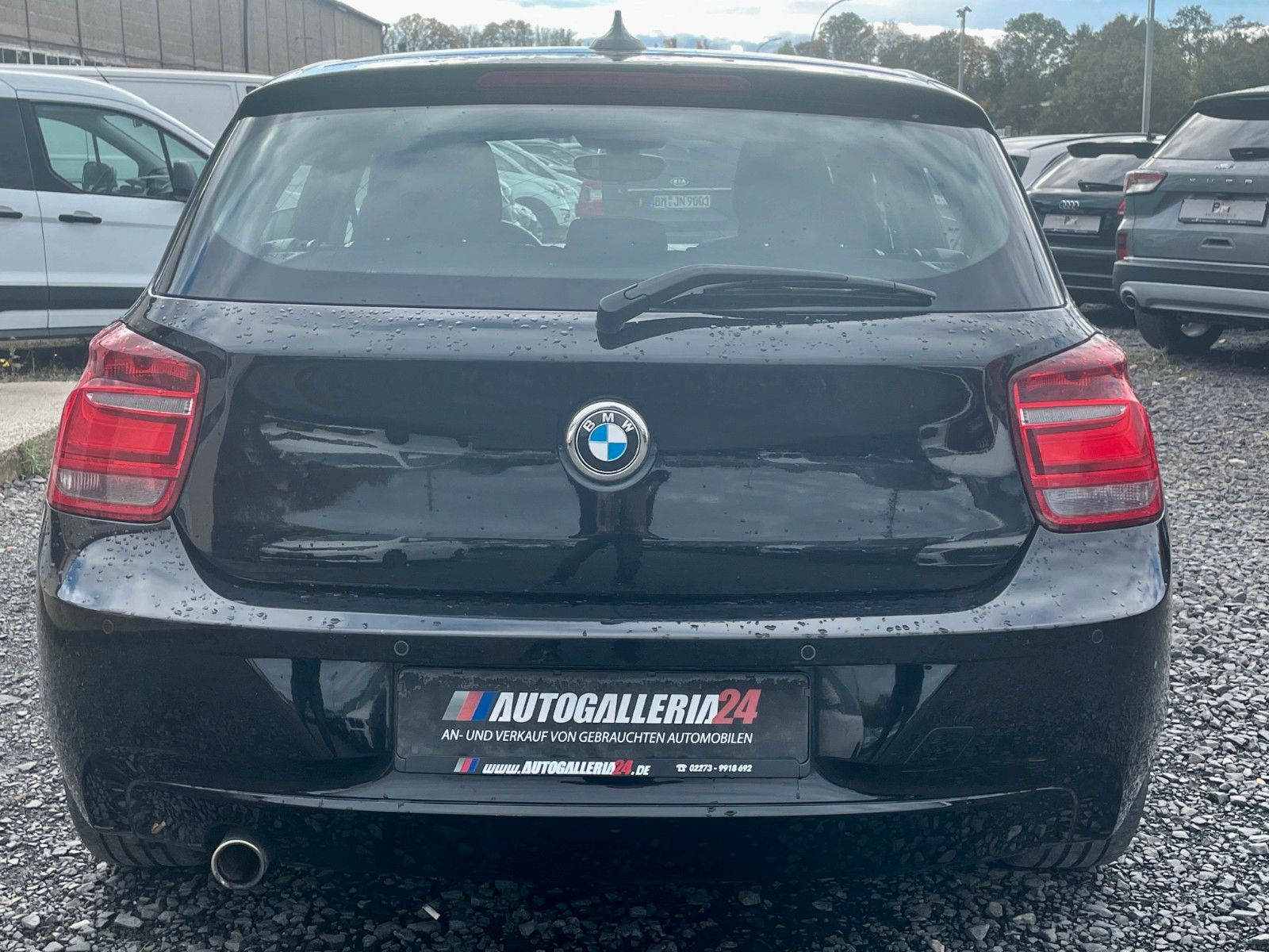 Fahrzeugabbildung BMW 118d 5-Türer Automatik Xenon PDC SZH SCHECKHEFT