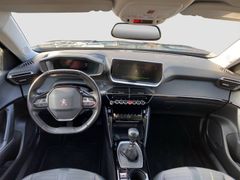 PEUGEOT 2008 1.2  Navi Kamera Sitzheizung AHK