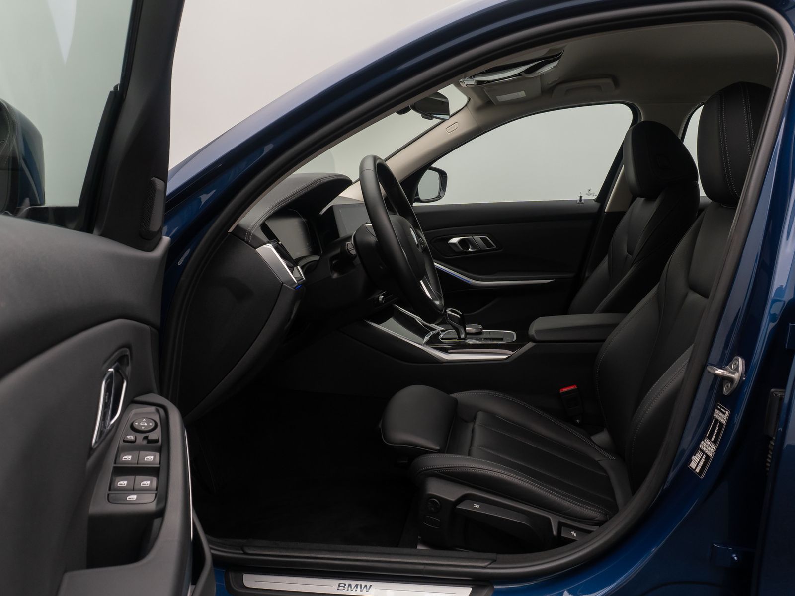 Fahrzeugabbildung BMW 318d Luxury Line DAB Alarm Geschwindigreg HiFi