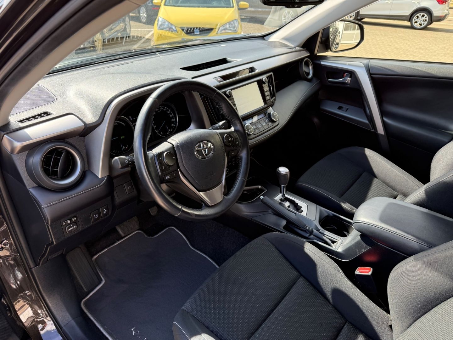TOYOTA RAV 4 Hybrid Edition-S+ 2.5 VVT-i Navi Alu SHZ R - Image 11