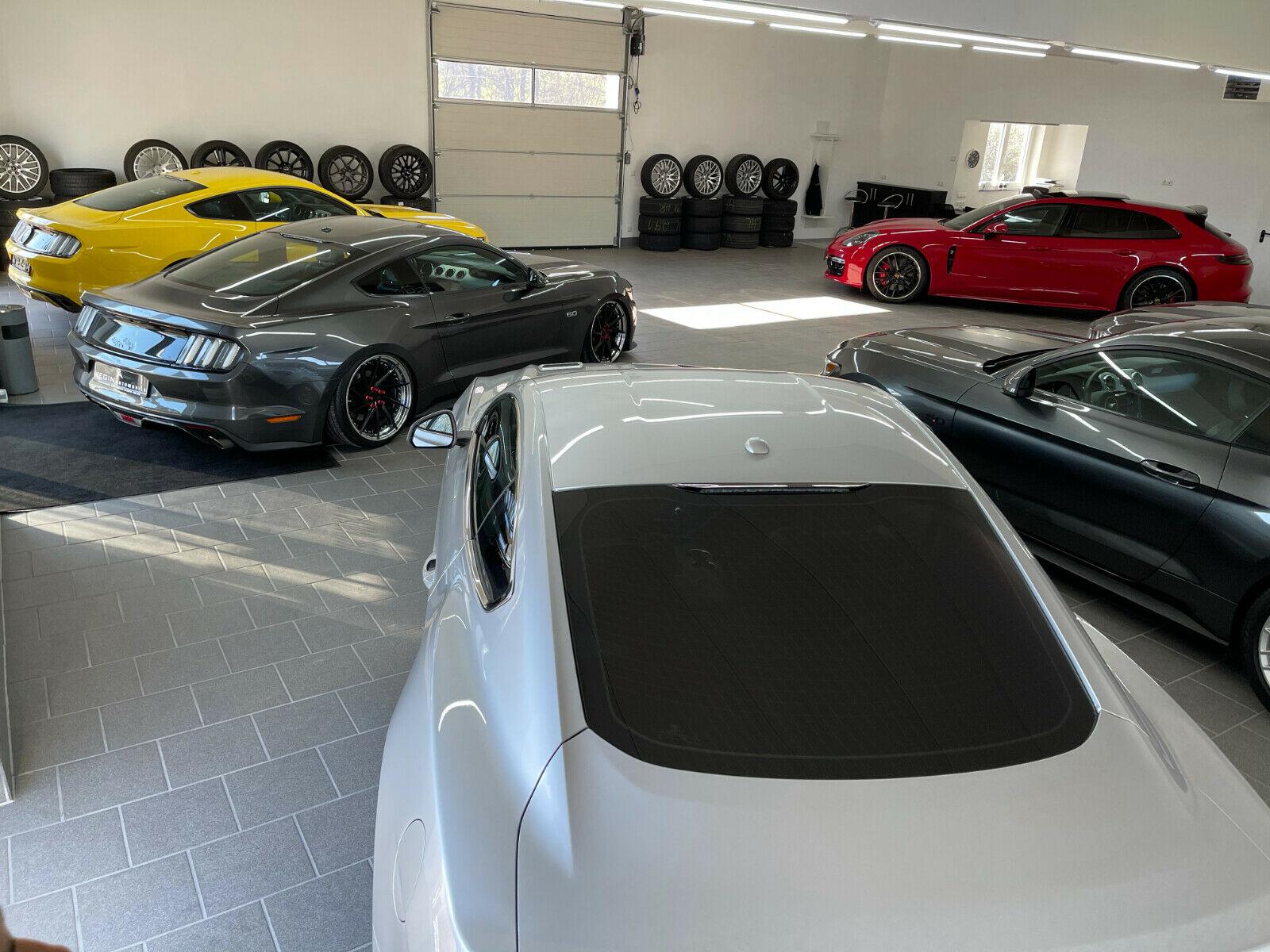 showroom-image-bottom